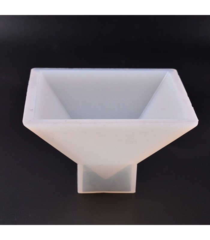 Molde de silicona piramide 3D 95mm