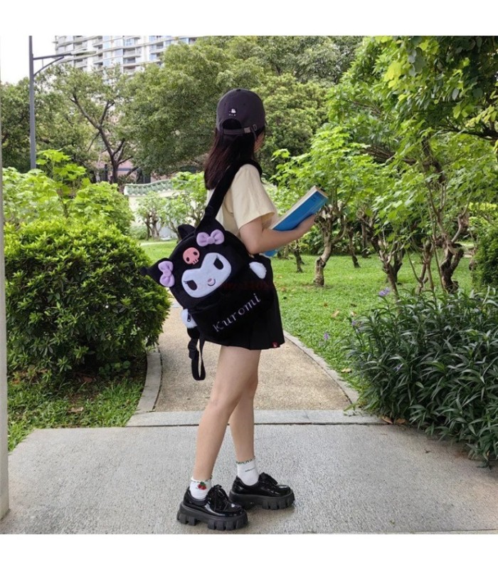 MOCHILA PELUCHE KUROMI 34x28CM