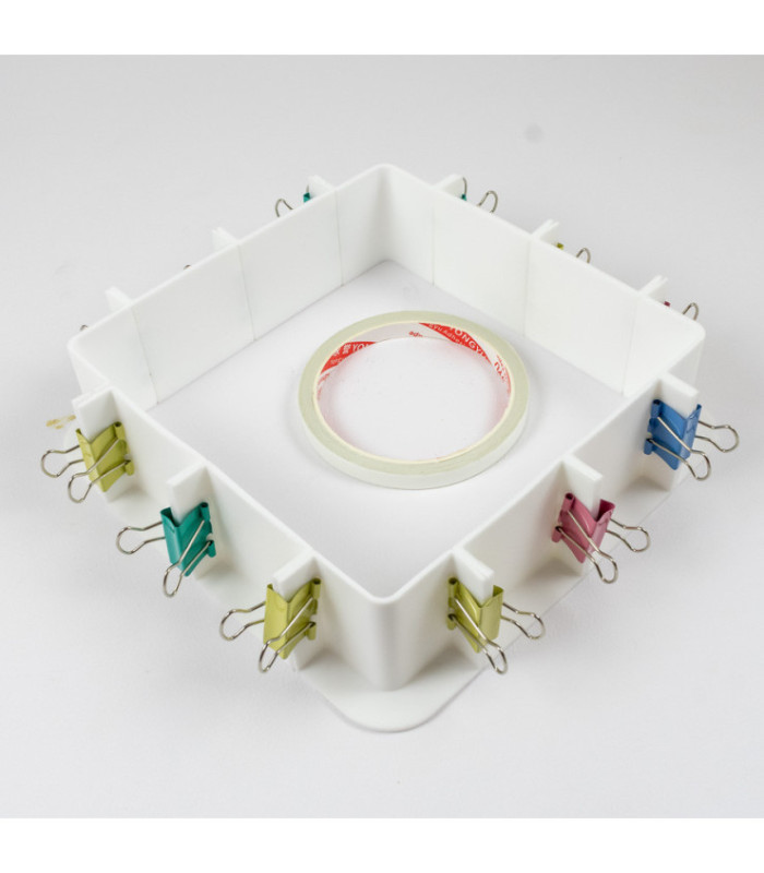 CARCASA DE MOLDE AJUSTABLE P/ SILICONA O RESINA