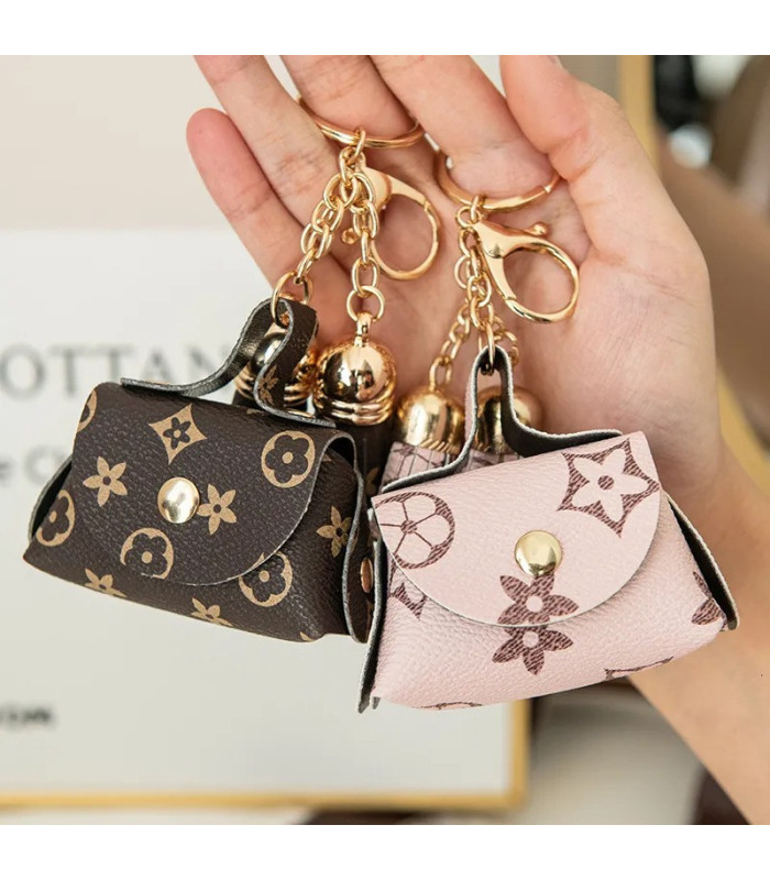 LLAVERO MINI CARTERA CON BORLA