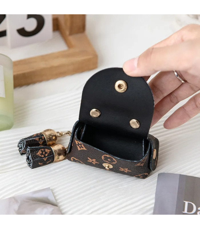 LLAVERO MINI CARTERA CON BORLA